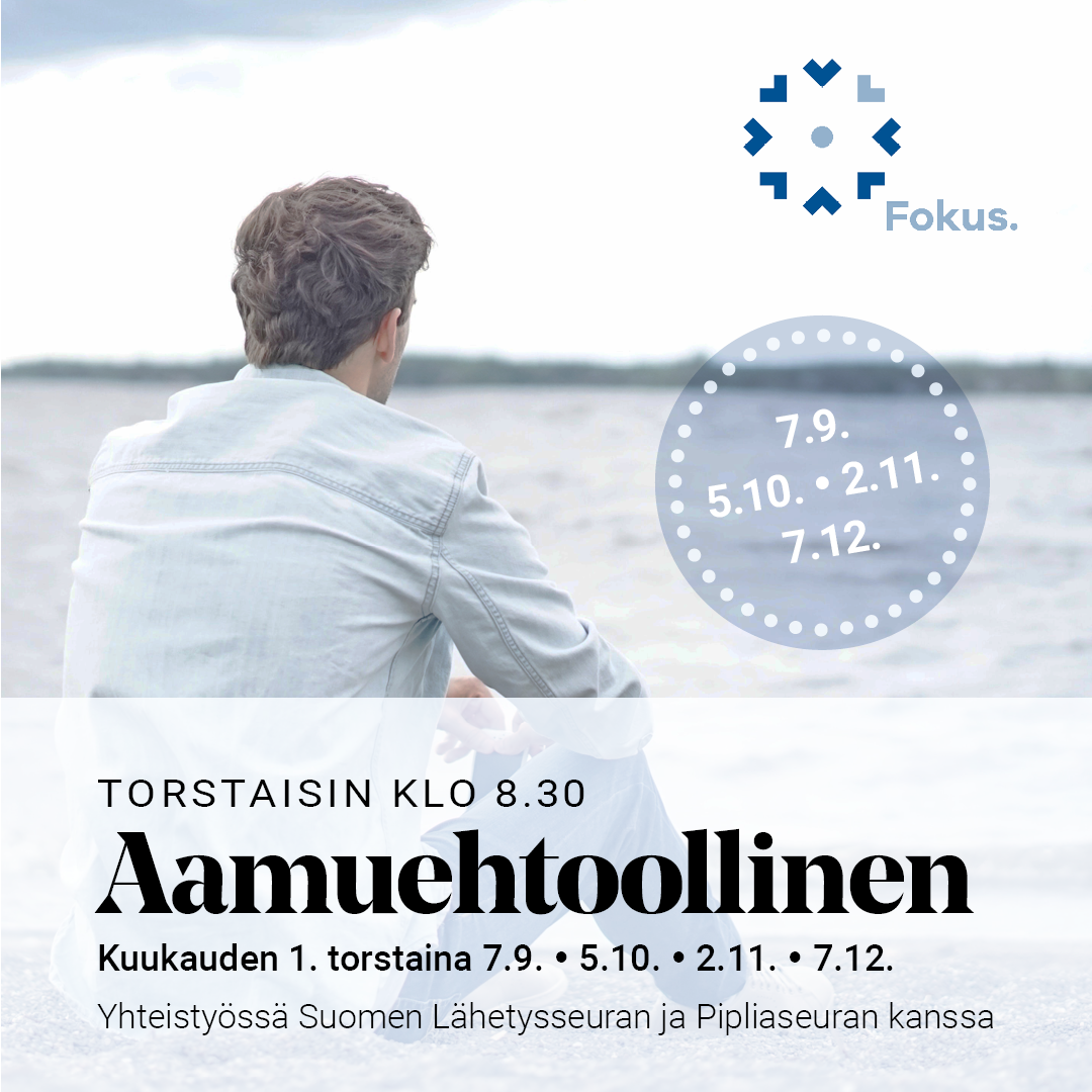 Kuvassa mieshenkilö katsoo merelle.